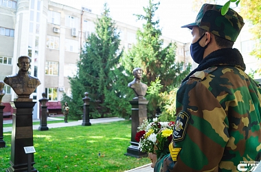 90 лет СГТУ: в техническом университете открыли Аллею Героев