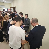Доцент кафедры МБИ представил экспозицию на карьерном форуме для школьников