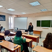 Студенты первого и второго курсов специальности "Перевод и переводоведение" встретились с известной саратовской писательницей Екатериной Алексеевной Ивановой