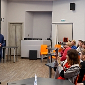 В День российской науки ученый СГТУ прочитал научно-популярную лекцию школьникам о применении титана