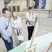 В Политехе открылась выставка стенгазет к 65-летию полета в космос