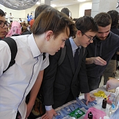 ФТИ удивил химией на фестивале «Достижения и перспективы»