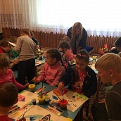 Студенты группы б-ХМТН-21 - участники программы «Подари улыбку детям» 