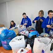 Волонтеры СГТУ продолжают доставлять новые партии гуманитарной помощи для соотечественников