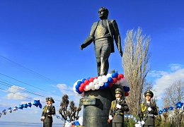 День космонавтики: Гагаринцы открыли праздничные мероприятия участием в митинге