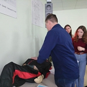 Студенты ИнЭТС в "Технариуме" показали школьникам полярископ, тренажер "МАКСИМ" и программы по моделированию дорожного движения