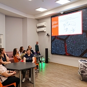 Представители ИнЭН приняли участие в научно-популярном ток-шоу «Разберем на атомы. Соты»