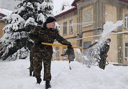 Снегопад: политеховцы вышли на помощь городу