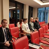 Второй день международного форума: делегация ЭТИ посетила образовательные лекции