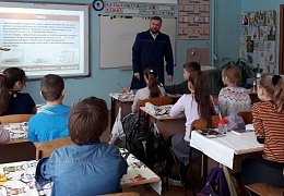 Преподаватели УРБАС провели мастер-класс по работе с гипсом для школьников 